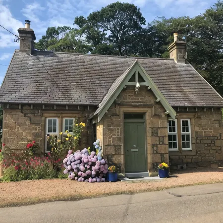 The Lodge on Scottish Estate - wood burner - dogs welcome