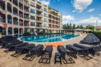 Avenue Deluxe Hotel