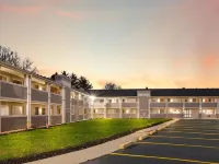 Clarion Pointe East Lansing University Area Hotels in Okemos