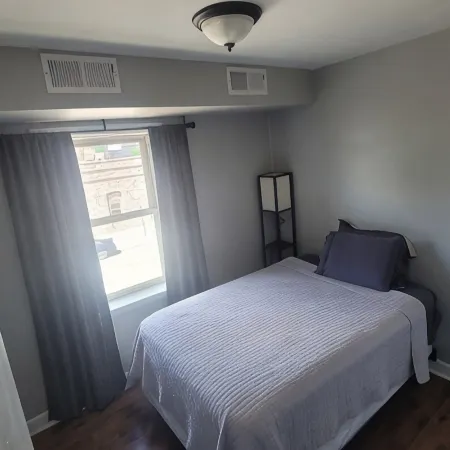 2 Bedroom Travelers Suite with Queen and Full Bed