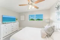 Boca Raton - Across from Beach - Balcony • Pool • Parking • 2BR