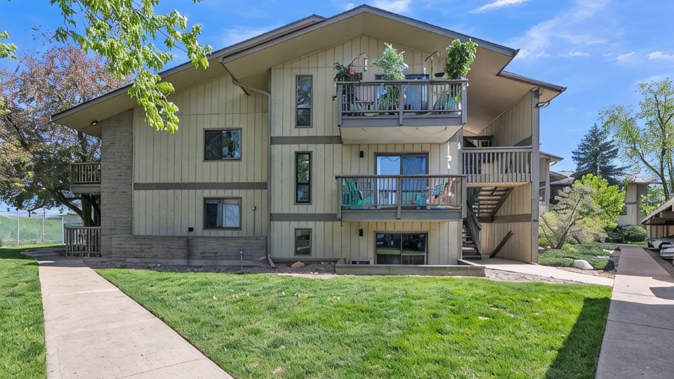 Boulder Retreat w/ Pool & Mountain Views