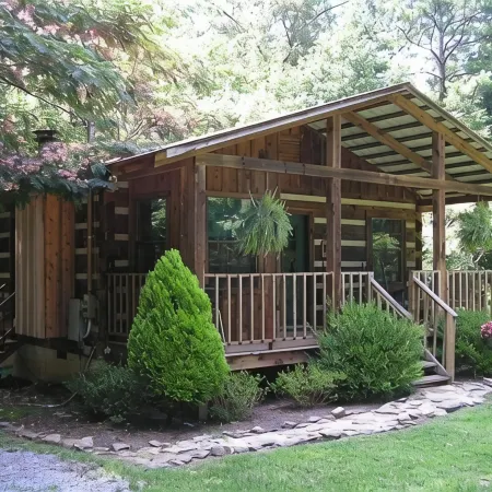 Extremely clean cabin in a quiet setting with an outdoor fire pit.