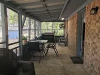 Toledo bend lake view home quiet neighborhood community boat launch. - Homestays