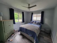 Newly renovated 3 bedroom lakefront home on all-sports Crooked Lake! - Homestays