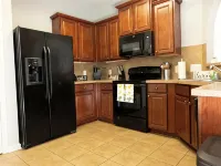 Charming 3-bedroom house in small-town Byron with WiFi, AC, and patio seating. Hotels in Byron