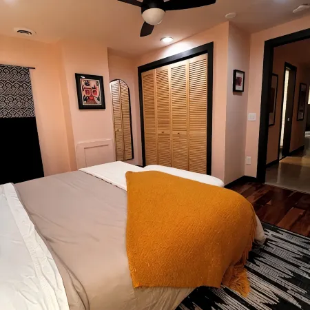 Hot Tub with a View, Private Modern Garden Level Apartment, Conservancy Access