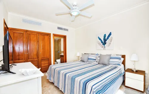 Playa Turquesa 1 Bdr Penthouse + Loft-Ocean View - Sleeps 4 Direct Beach Access - ビーチサイド