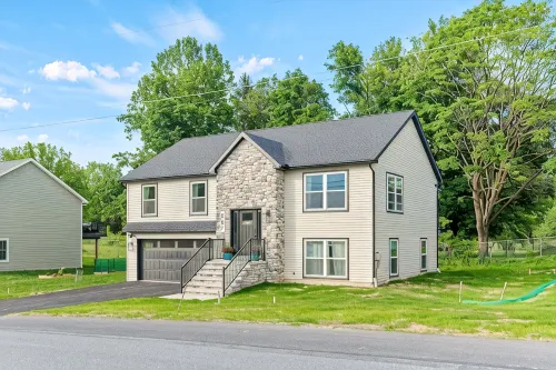 The Respite: Spacious beautiful new build, sleeps 8-10. 7 minutes from Hershey.