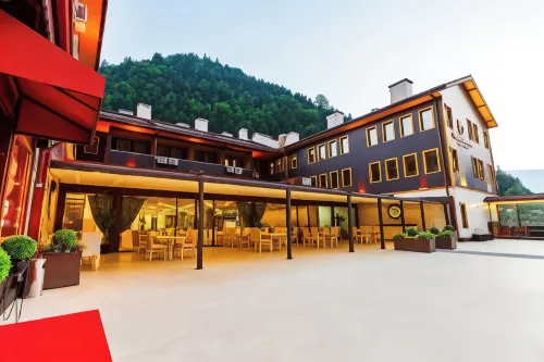 Flora Uzungöl Resort Hotel