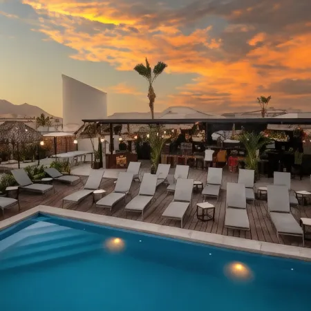 Mayan Monkey Los Cabos - Social Hotel