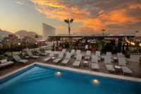 Mayan Monkey Los Cabos - Social Hotel - 2 estrellas