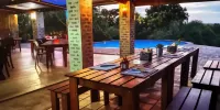 Kingfisher Bush Lodge - プール