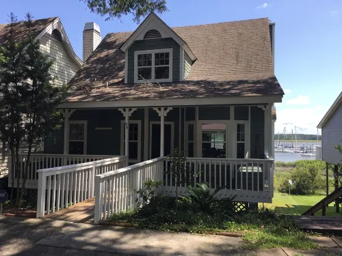 Totally Renovated Waterfront Cottage, Snowbird's Paradise, Boater's Dream - balcony