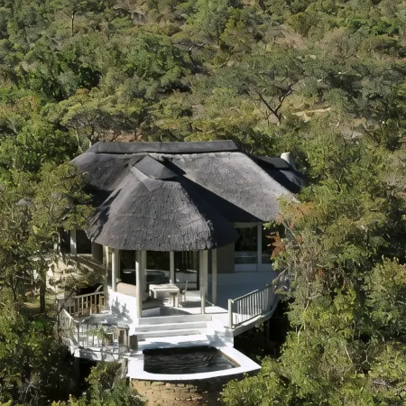 Clifftop Exclusive Safari Hideaway