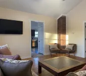 Relax at Cozy Oaks Cottage - Homestays