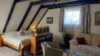 In the cosiness of an old thatched farmhouse from 1746 - Kitchenette