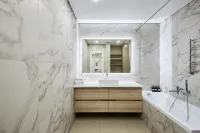 Reverie Lunar Apartments - 2 ดาว