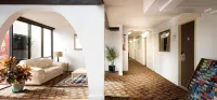 Granada Inn - parking