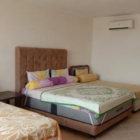 2 Br  Executive Room Beach View Apartemen Marbella Anyer