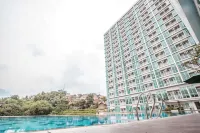Warm and Cozy Studio at Taman Melati Jatinangor Apartment - piscine
