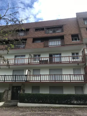 150 m from the beautiful beach, 2 rooms 4 persons, large balcony, Wi-Fi - 무료 와이파이