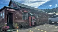 Bridge of the Gods Motel, Cabins & RV Park - parking