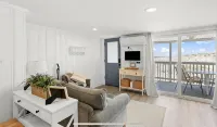 On the Beach-Dog Friendly 2BR Condo walk to the waves. - Bungalows