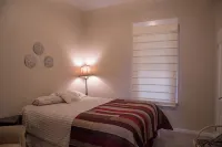 Historical Victorian with Modern Touch. Garage with EV Charger - Wifi
