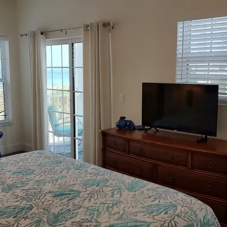 Bermuda Bay Un 01 Gorgeous View of Beach 3 Bd, Heated Pool, Beautifully Remodel