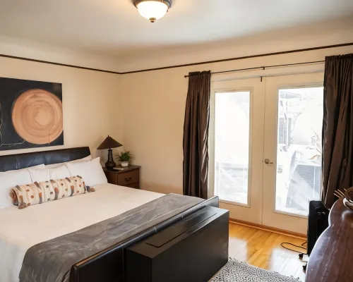 Bright Comfortable Home in Van Nuys Hotels in Van Nuys