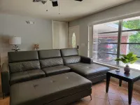 Spacious 4-bedroom house in tranquil Vero Beach with AC, WiFi - プール