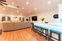 Modern Pool - Spa - Huge Game Room - Sleeps 36 - 4-Star