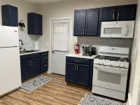 A great stay, close to Spire, GOTL, & Wineries....King Bed! - 3-Star