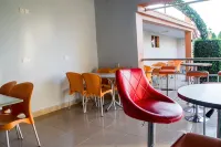 NIM Motel - ที่มีที่จอดรถ