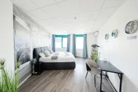 Design Penthouse - 4BR - 2 Bath - Rooftop - Whirlpool - 2 Parking - balcony