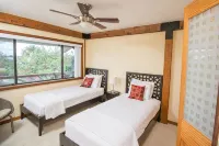 Beach Front/Heated Pool/Spa. Ocean Views, Umbrella+Lounger for Beach, Balconies