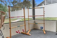 Leafy Lodge, Near Springs, Beach, Hot Tub, Fenced