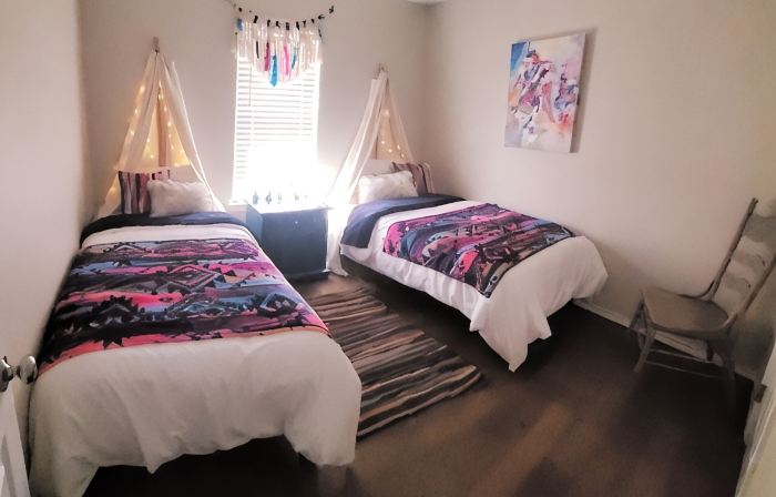 Ho-On-Day. A cozy home away from home. Native Theme close to the Choctaw Casino.
