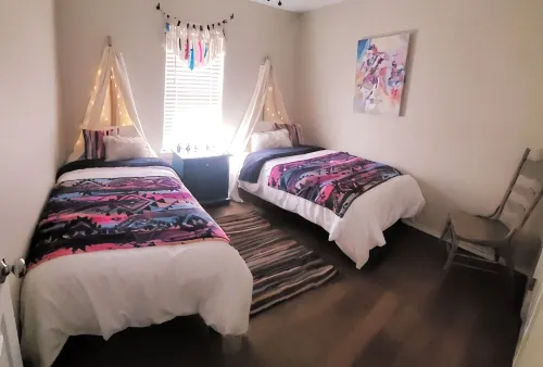 Ho-On-Day. A cozy home away from home. Native Theme close to the Choctaw Casino.