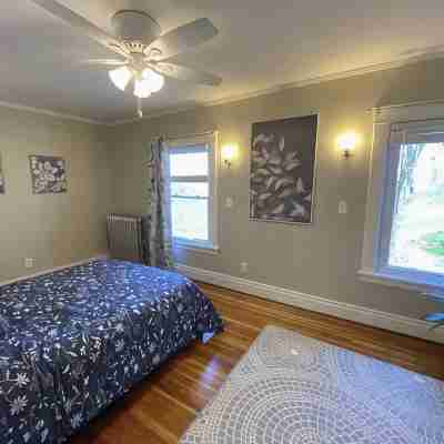 3-bedroom house 5 min to Falls & park Rooms