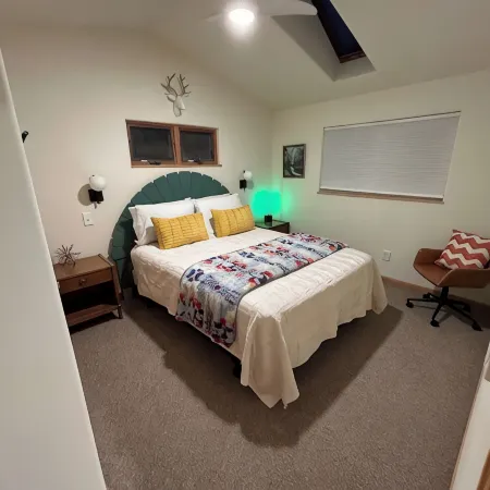 Heart of Monument - Cottage with WiFi access