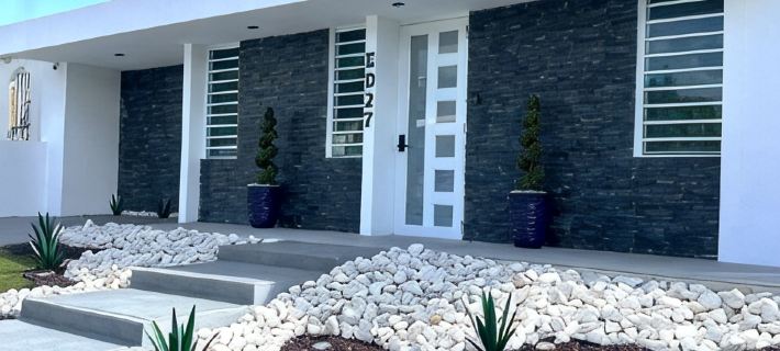 Outdoor Pool with Bar-B-Q & Television, Indoor Pool Table, Indoor Bar, PS5, Etc. Hotels in Luquillo