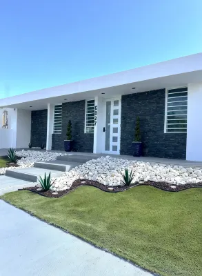 Outdoor Pool with Bar-B-Q & Television, Indoor Pool Table, Indoor Bar, PS5, Etc.