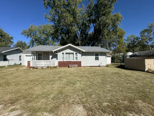 Cozy, Clean & Pet-Friendly – Near Kirksville High - Homestays
