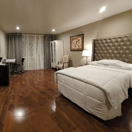 Lakeview Hotel