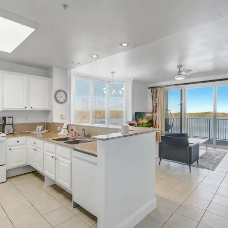 Newly Renovated! 2-Bedroom 2-Bath Stunning LakeView at Blue Heron Beach Resort