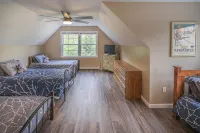 Okemo mountain house with private hot tub - WiFi