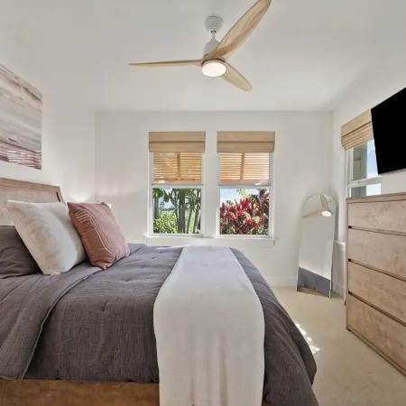 Cozy 3bd/3b Beach Retreat, Sleeps 10, AC, WiFi, Fam-Friendly in fantastic Koloa