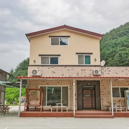 Wonju Sogeumsan Pension Отели рядом с достопримечательностью «Музей SAN»